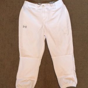 White underarmour capris pants